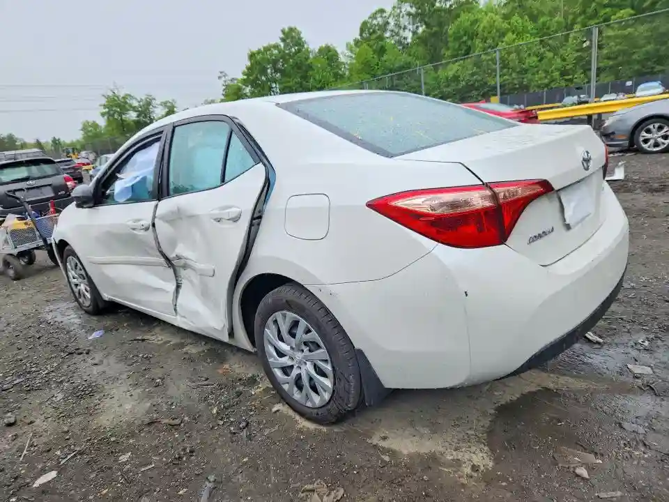 5YFBURHE9JP800739 2018 TOYOTA COROLLA-1