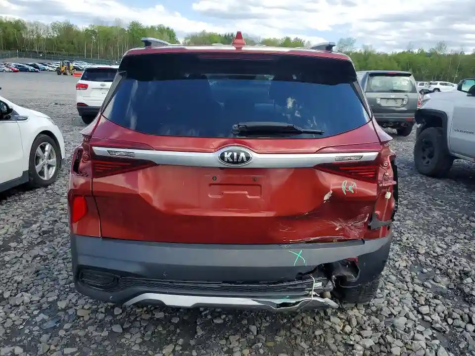 KNDEUCAA0M7040112 2021 KIA SELTOS-5