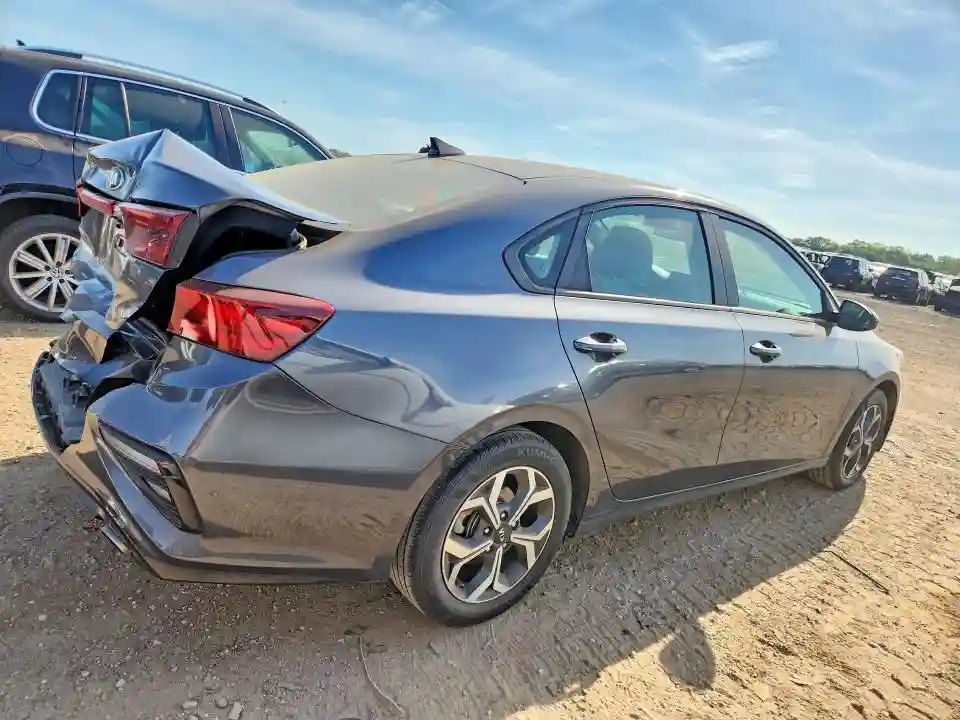 3KPF24AD9ME300789 2021 KIA FORTE-2