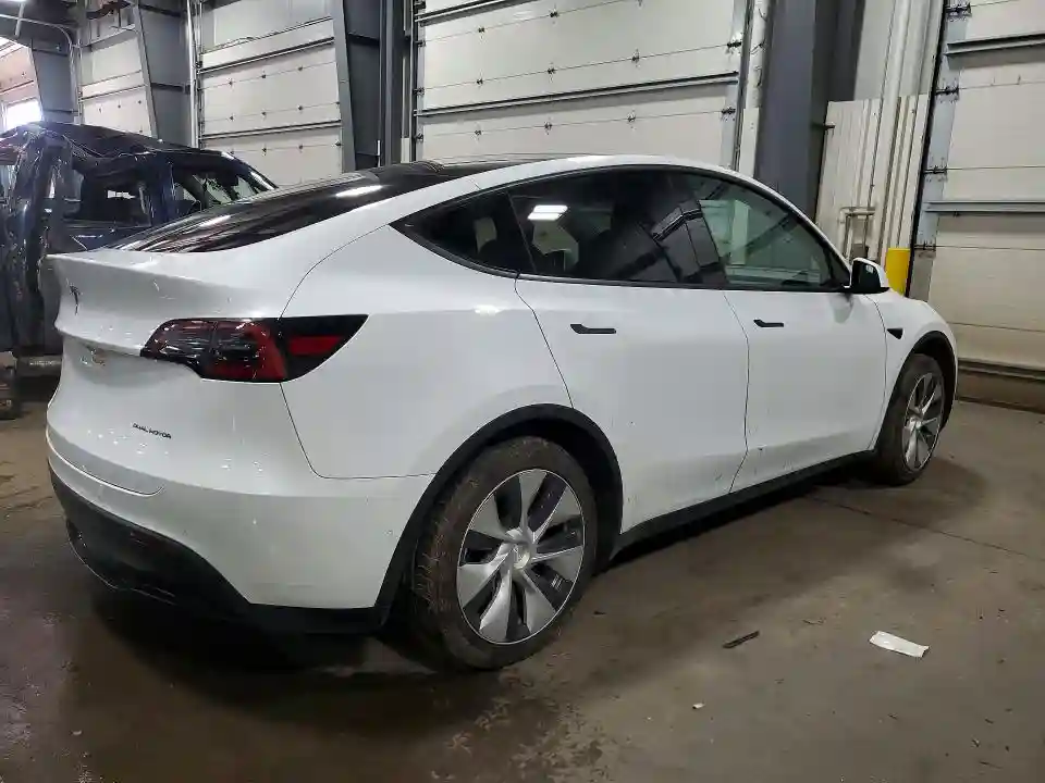 7SAYGDEE2NF323777 2022 TESLA MODEL Y-2