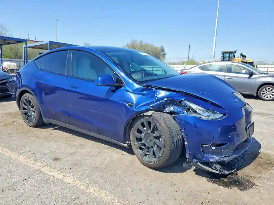 7SAYGDEE4NF458307 2022 TESLA MODEL Y-3