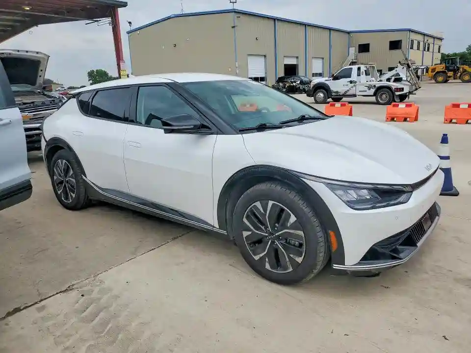 KNDC34LA2R5194918 2024 KIA ALL OTHER-3