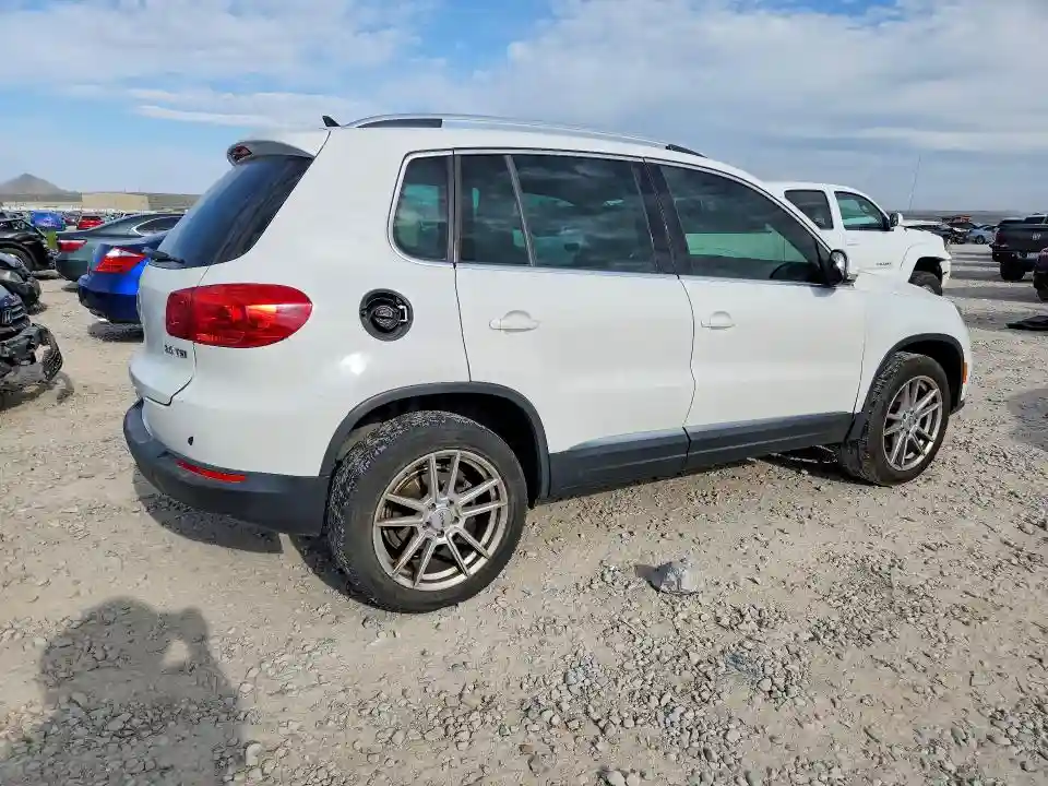 WVGAV3AXXDW560464 2013 VOLKSWAGEN TIGUAN-2