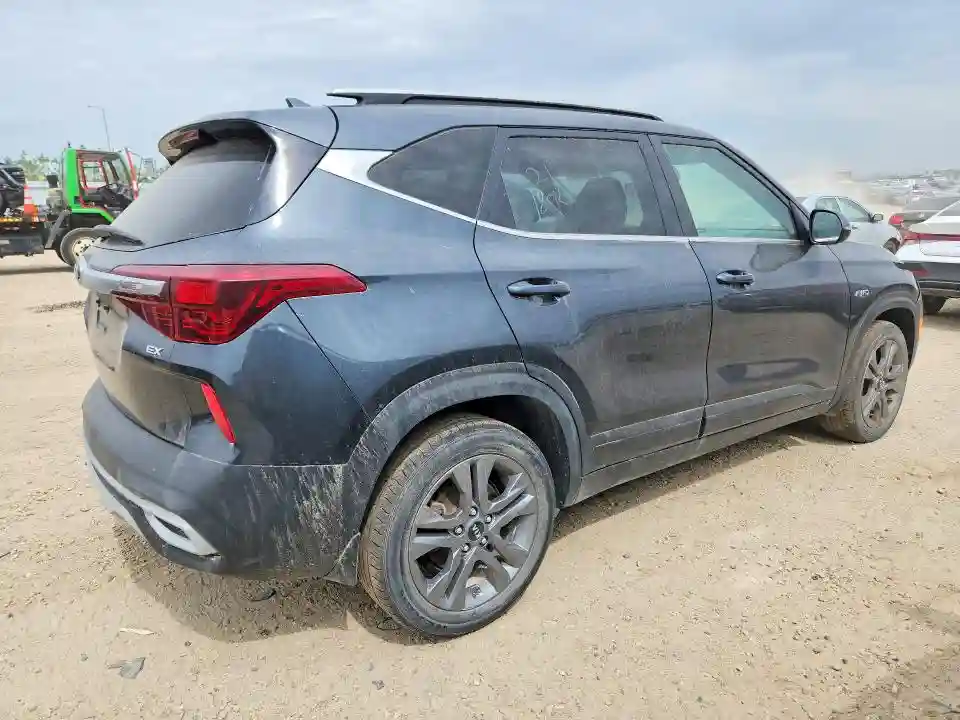 KNDEUCAA6M7070392 2021 KIA SELTOS-2