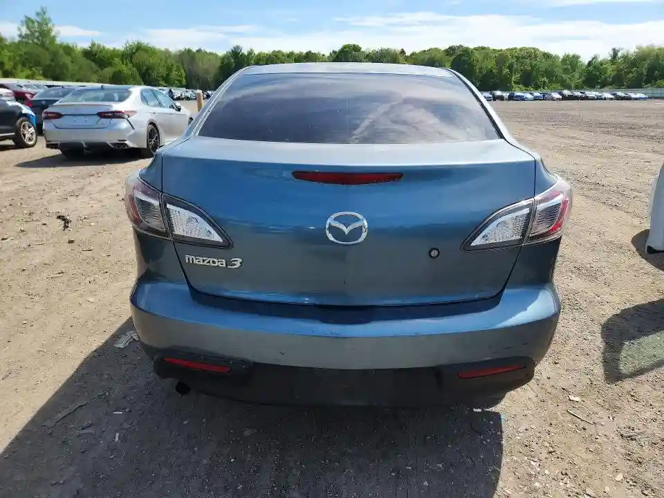 JM1BL1SF9A1318993 2010 MAZDA 3-5
