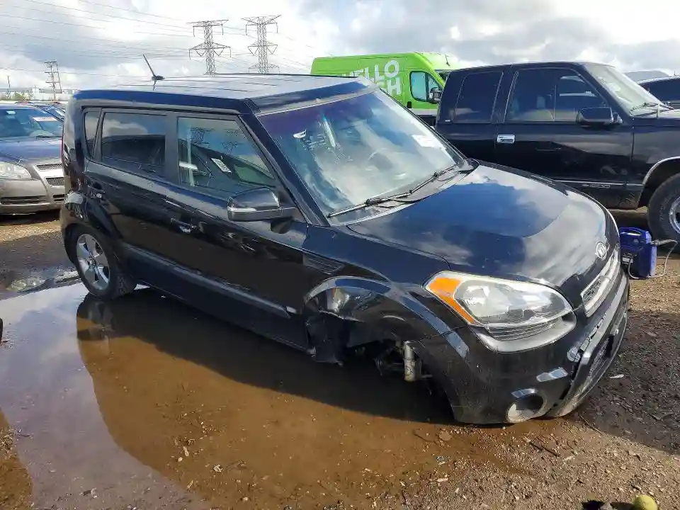 KNDJT2A62D7749745 2013 KIA SOUL-3