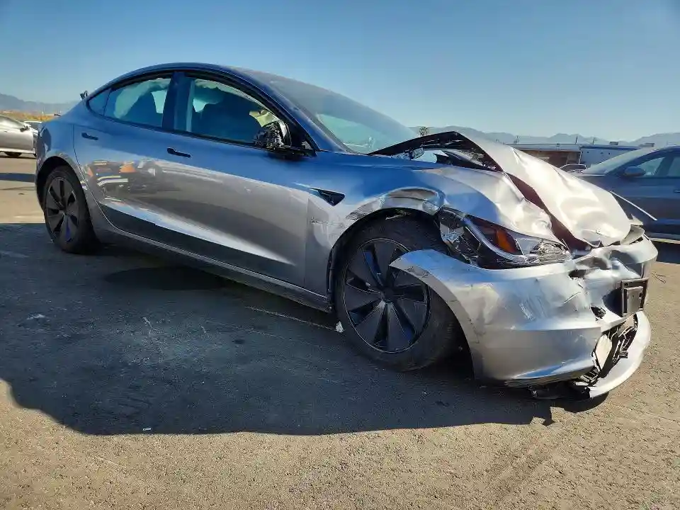 5YJ3E1EB3SF968628 2025 TESLA MODEL 3-3