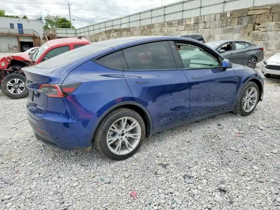 7SAYGDEE2NF439402 2022 TESLA MODEL Y-2