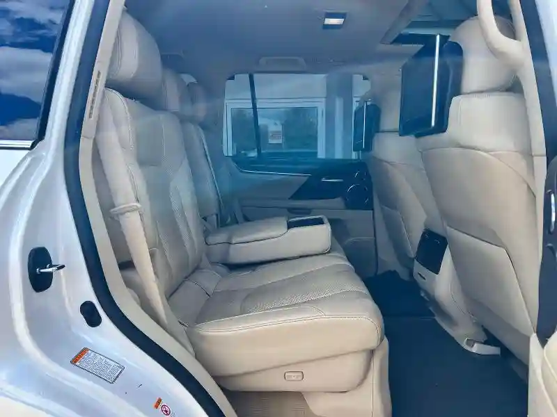 JTJHY7AX3K4284913 2019 LEXUS LX570-5