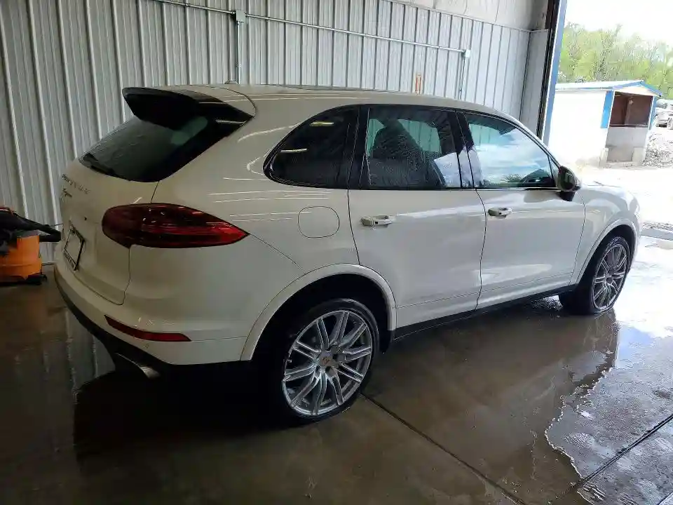 WP1AA2A22JKA07176 2018 PORSCHE CAYENNE-2