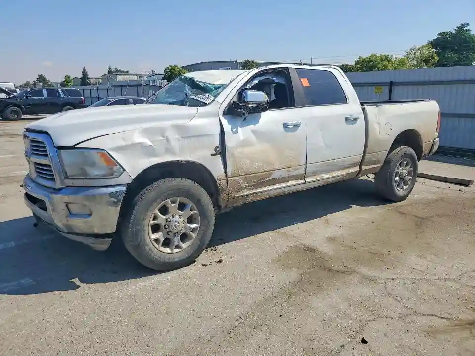 3C6UR4DL5FG613682 2015 RAM 2500-0
