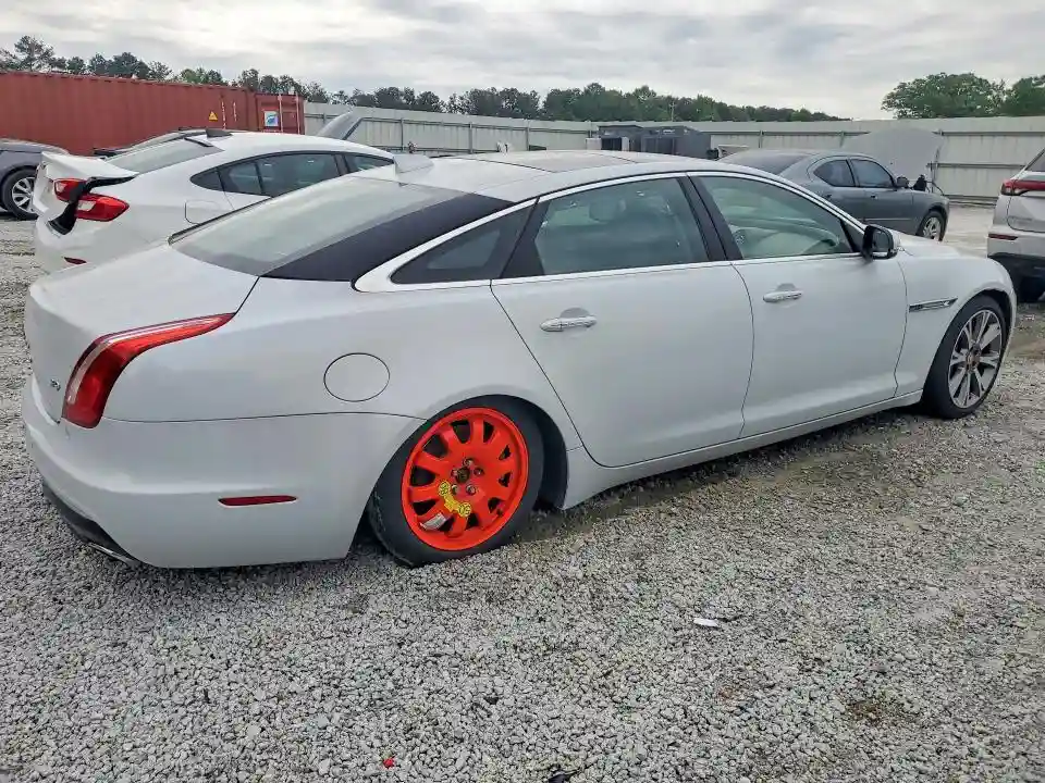 SAJWA2G74H8W10715 2017 JAGUAR XJ-2