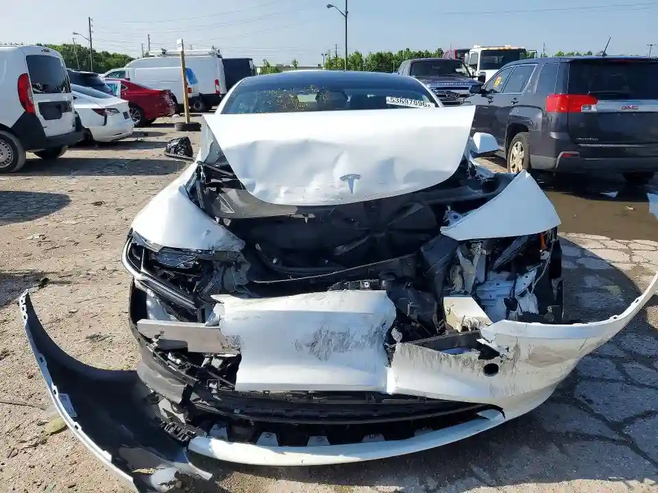 5YJ3E1EB9RF734262 2024 TESLA MODEL 3-4