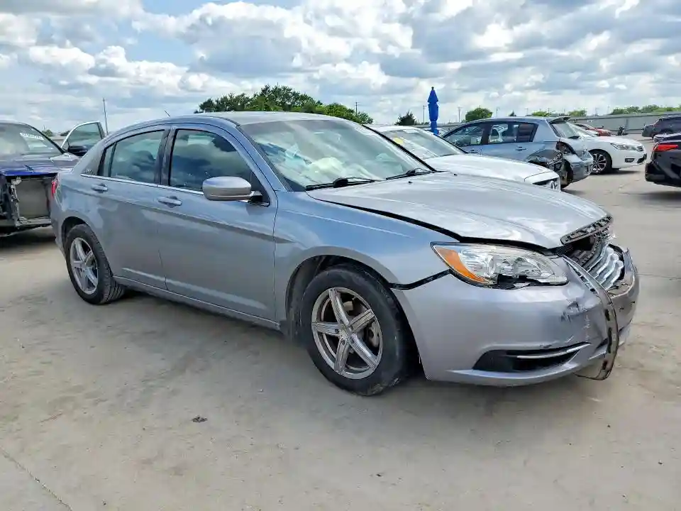 1C3CCBAB9EN211986 2014 CHRYSLER 200-3