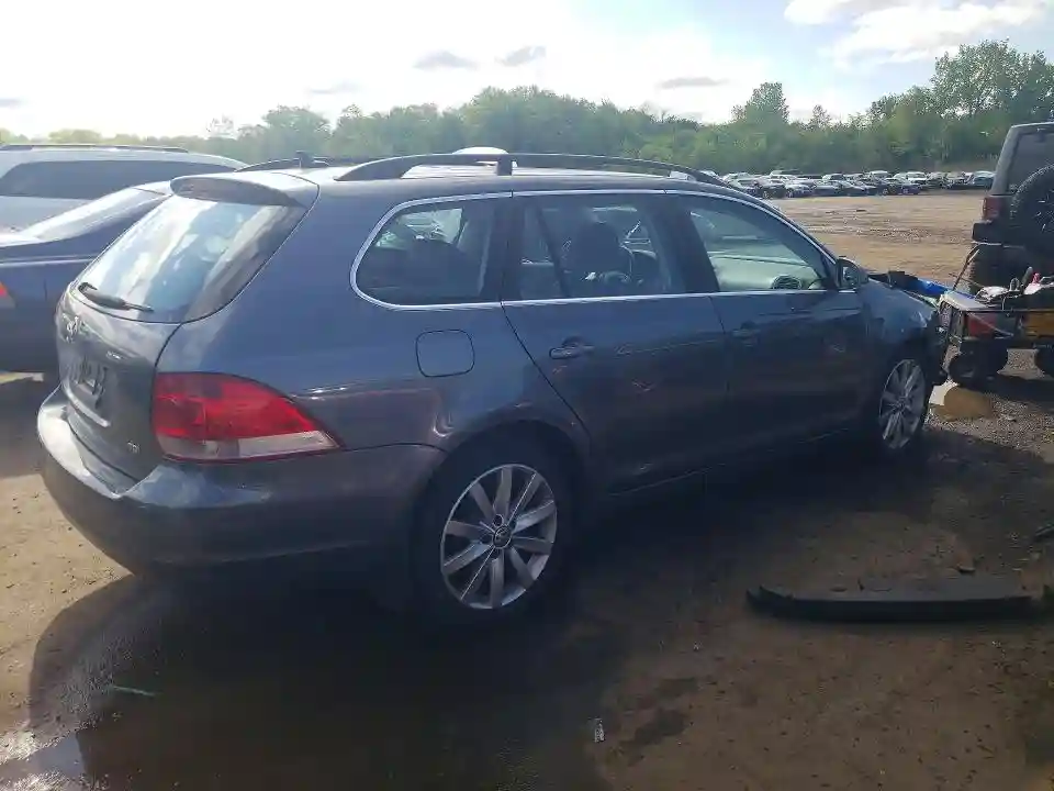 3VWPL7AJ9EM627464 2014 VOLKSWAGEN JETTA-2