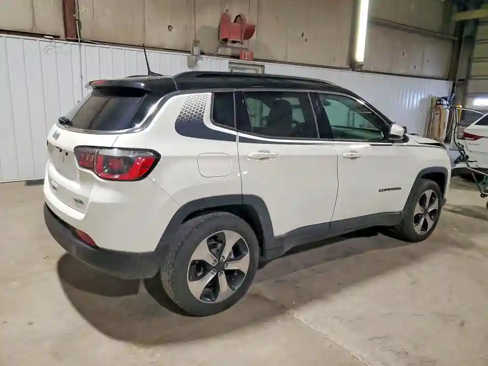 3C4NJCBB8JT240386 2018 JEEP COMPASS-2