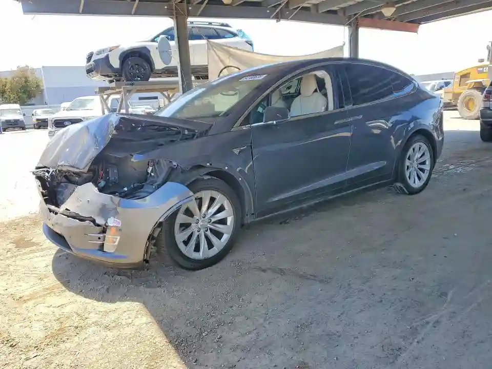 5YJXCAE22JF139572 2018 TESLA MODEL X-0