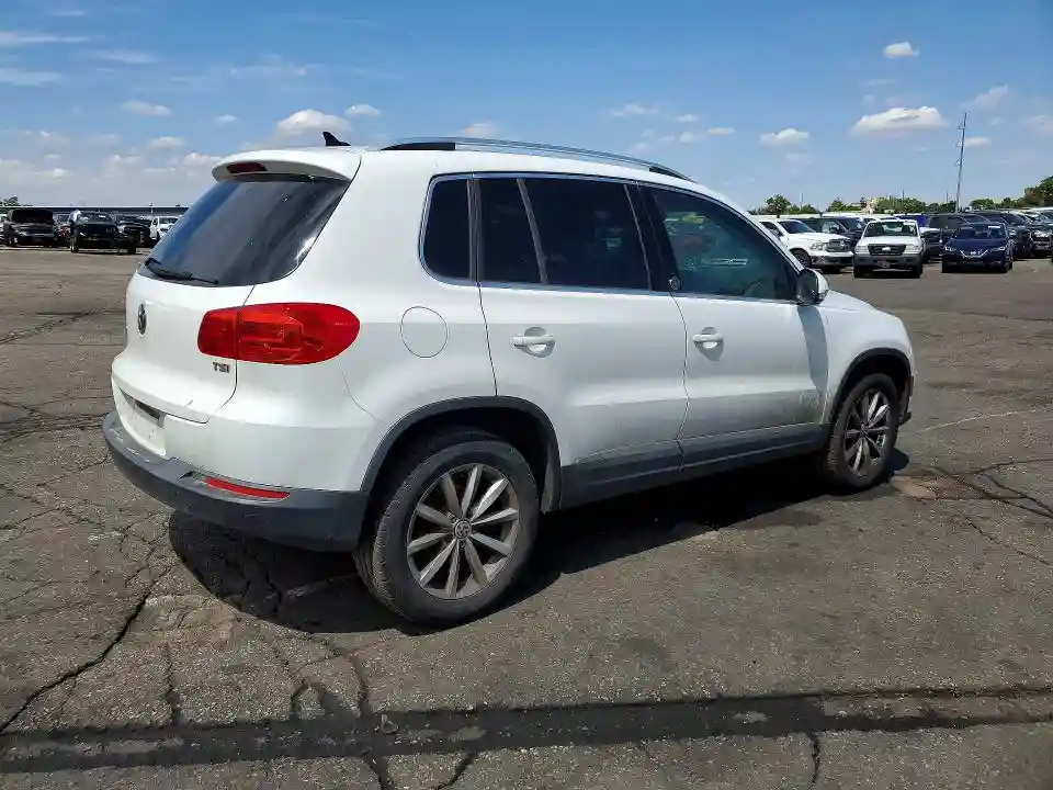 WVGRV7AX7HK016737 2017 VOLKSWAGEN TIGUAN-2