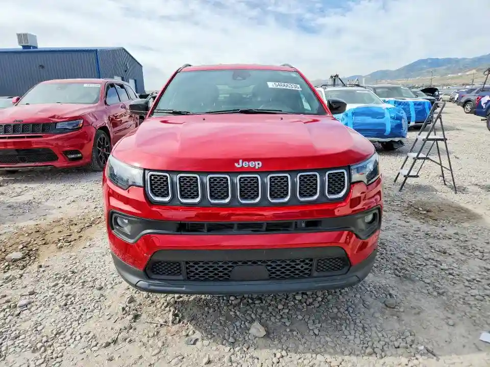3C4NJDFN3PT520851 2023 JEEP COMPASS-4