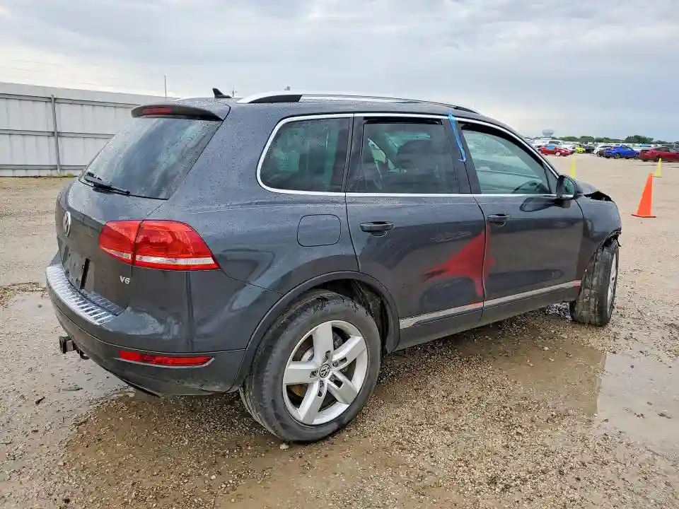 WVGEF9BP9DD006165 2013 VOLKSWAGEN TOUAREG-2