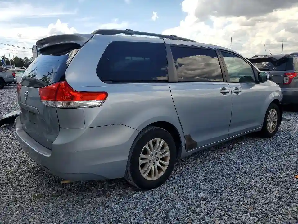 5TDYK3DC0ES421739 2014 TOYOTA SIENNA-2