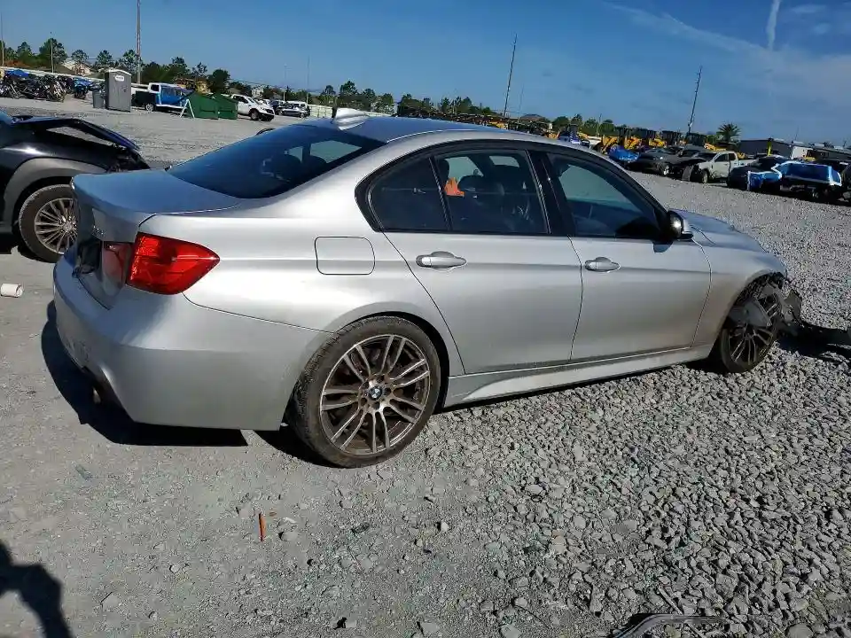 WBA3A9C51DF078065 2013 BMW 3 SERIES-2