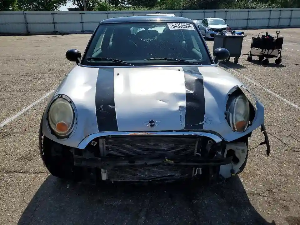 WMWMF3C54ATZ28089 2010 MINI COOPER-4