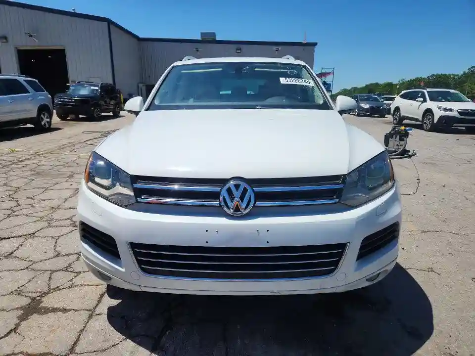 WVGEK9BPXCD008033 2012 VOLKSWAGEN TOUAREG-4