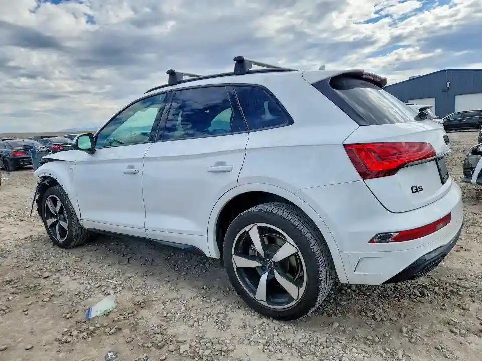 WA1EAAFYXN2057379 2022 AUDI Q5-1