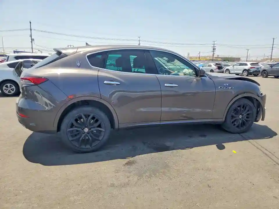 ZN661XUAXNX393408 2022 MASERATI ALL OTHER-2