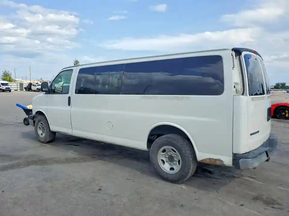 1GAZGPFG0J1333187 2018 CHEVROLET EXPRESS-1