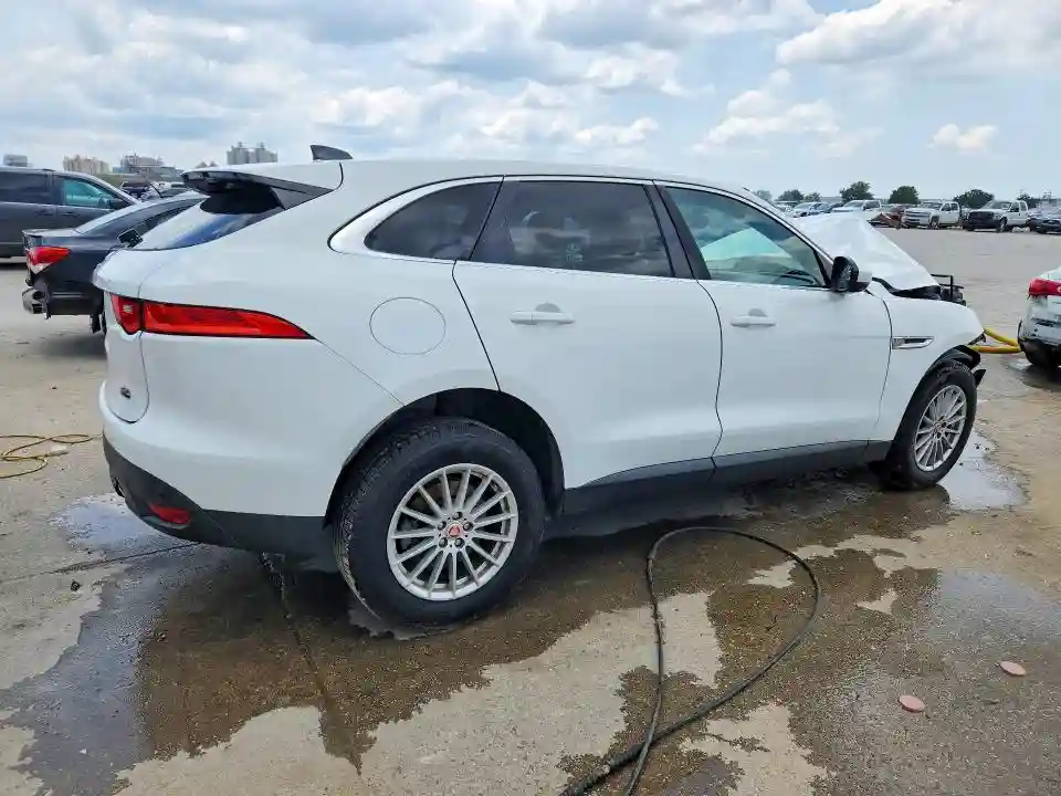 SADCS2FX1LA640552 2020 JAGUAR F-PACE-2