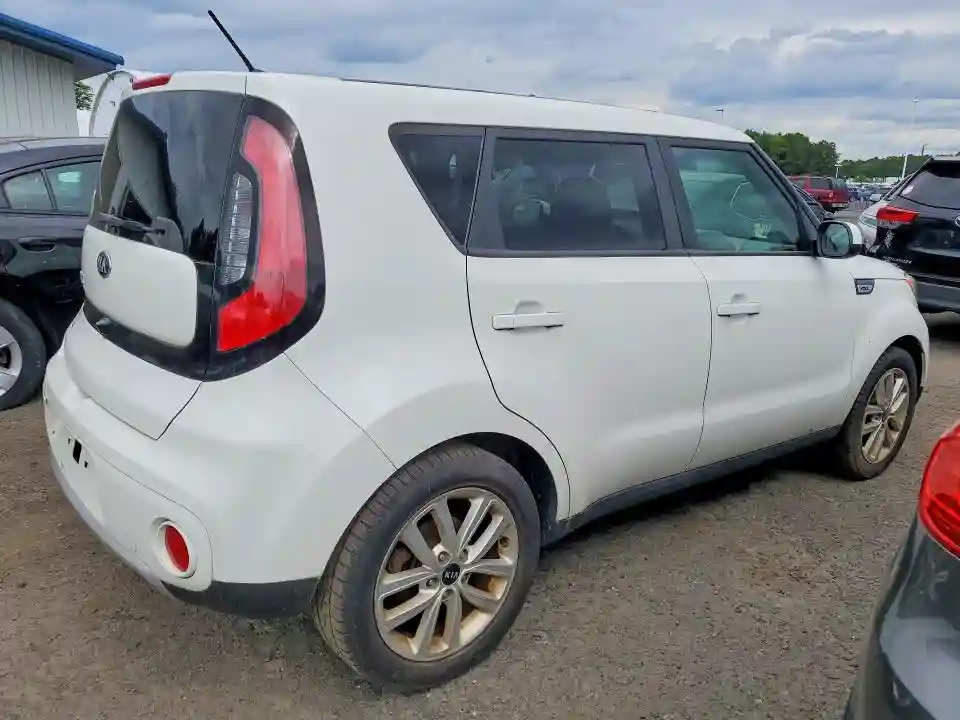 KNDJP3A55J7612652 2018 KIA SOUL-2