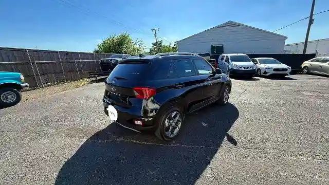 KMHRC8A34NU173263 2022 HYUNDAI VENUE-3