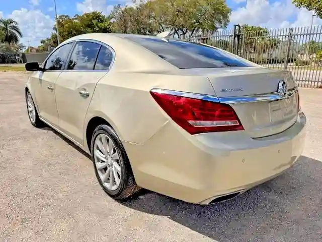 1G4GB5G35GF172002 2016 BUICK LACROSSE-1