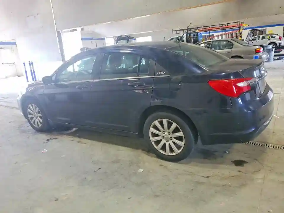 1C3BC1FG2BN525419 2011 CHRYSLER 200-1