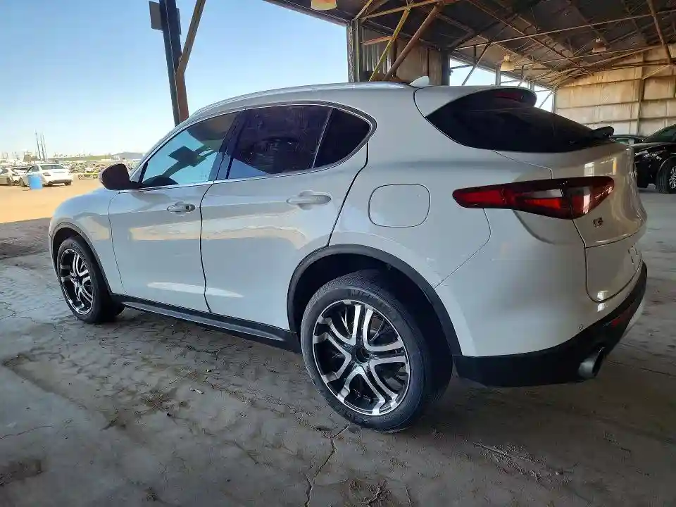 ZASFAKBN2J7B75944 2018 ALFA ROMEO STELVIO-1