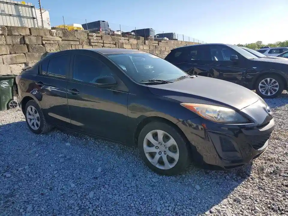 JM1BL1UFXB1413688 2011 MAZDA 3-3