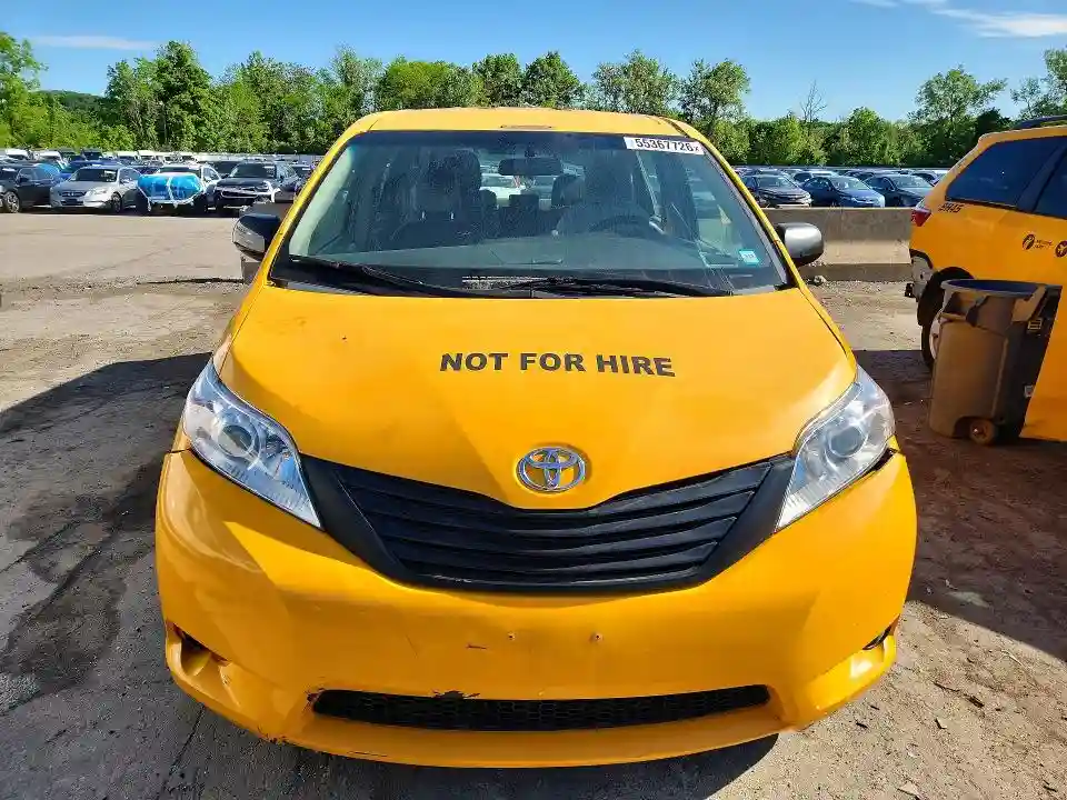 5TDZK3DC9GS699501 2017 TOYOTA SIENNA-4