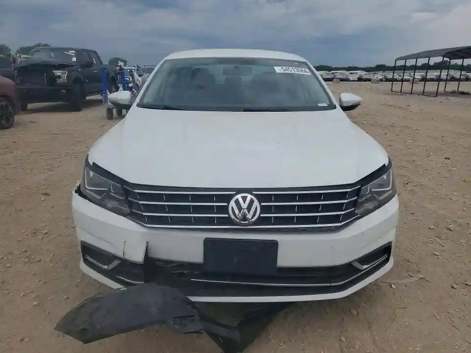 1VWAA7A38JC043727 2018 VOLKSWAGEN PASSAT-4