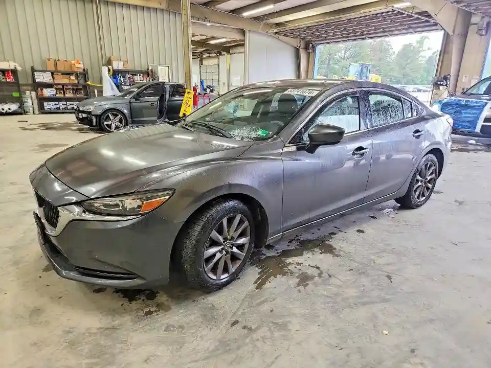 JM1GL1UM0J1328670 2018 MAZDA 6-0