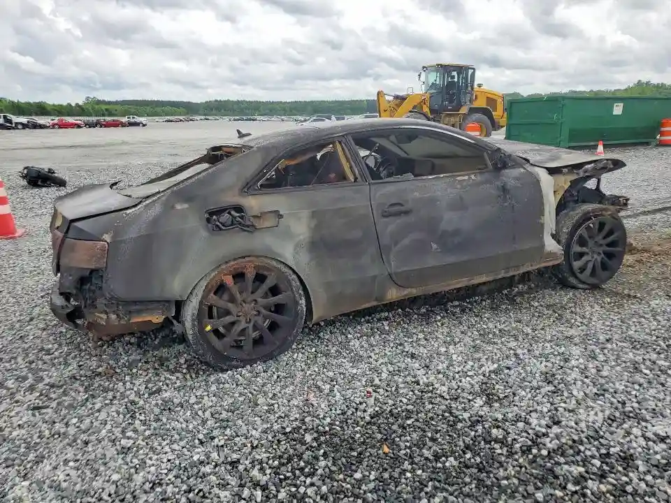 WAULFAFR9DA077518 2013 AUDI A5-2
