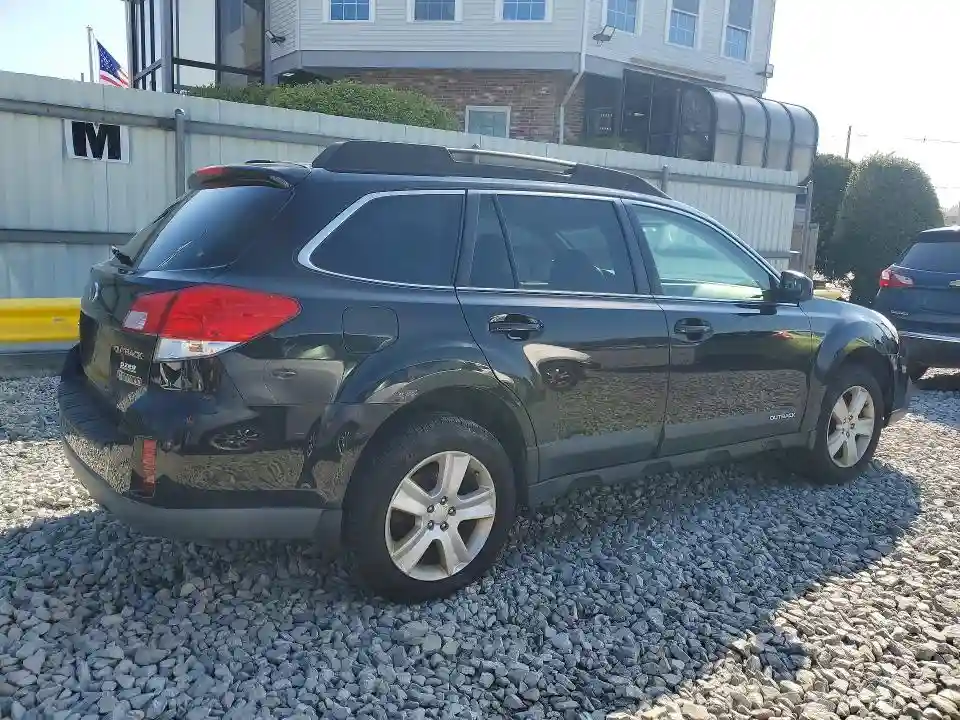 4S4BRBGC9D3266143 2013 SUBARU OUTBACK-2
