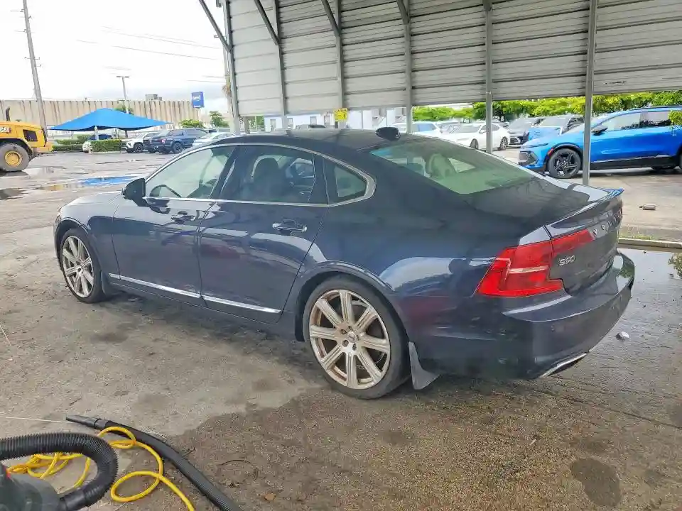 YV1A22ML8H1004957 2017 VOLVO S90-1