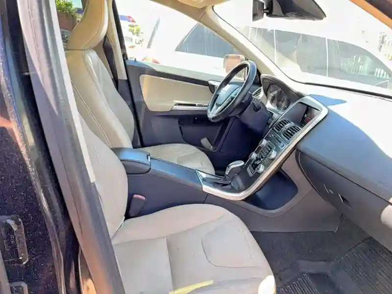 YV440MDK8G2853679 2016 VOLVO XC60-4