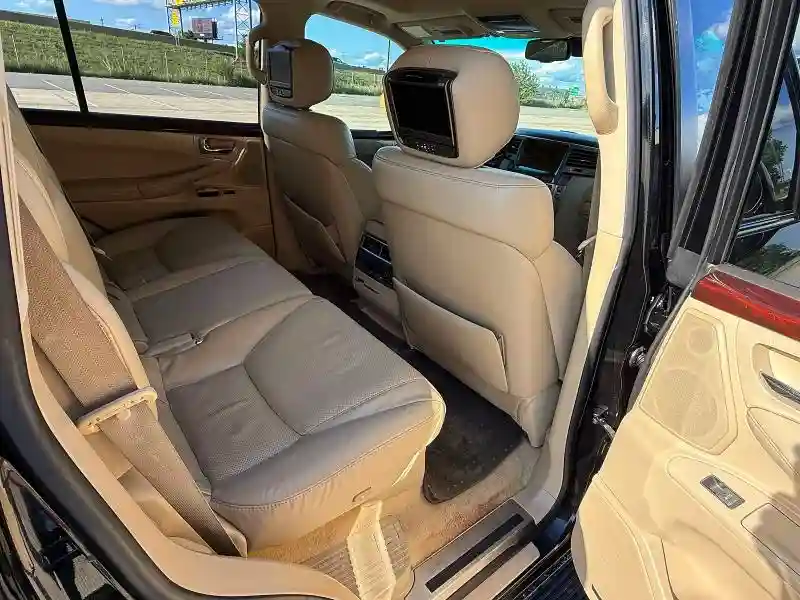 JTJHY7AX5B4083143 2011 LEXUS LX570-5