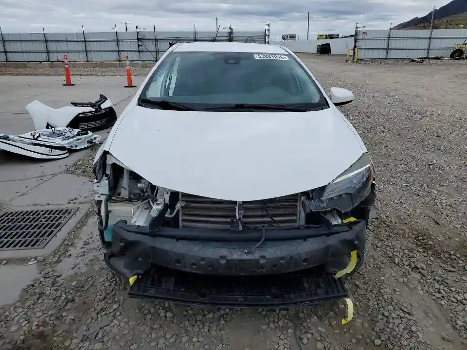 2T1BURHE5JC000679 2018 TOYOTA COROLLA-4