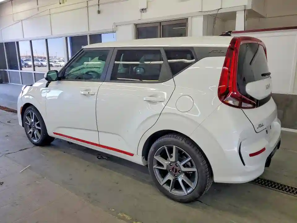 KNDJ53AF6N7835576 2022 KIA SOUL-1