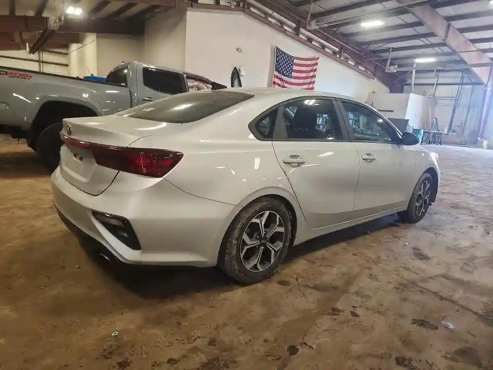 3KPF24ADXLE247888 2020 KIA FORTE-2