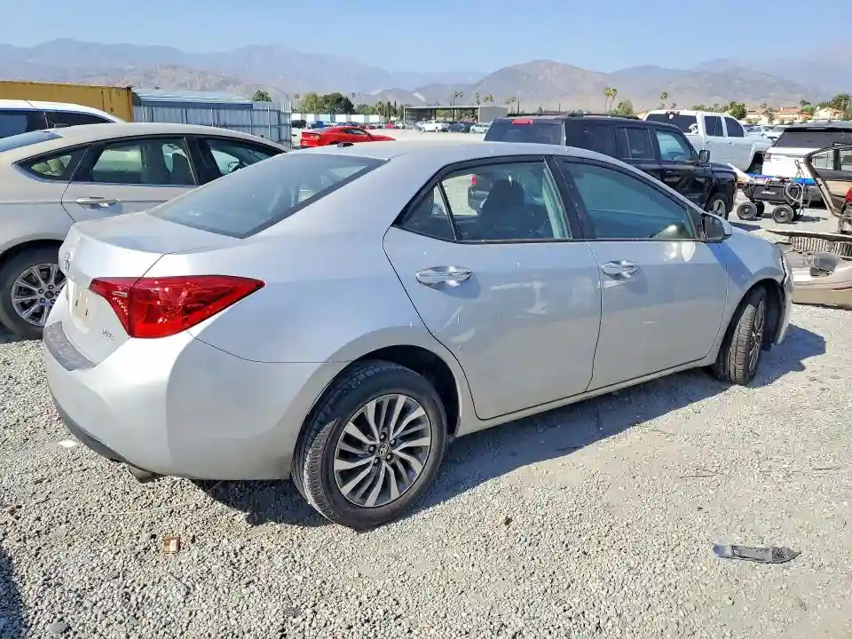 5YFBURHE2JP795352 2018 TOYOTA COROLLA-2